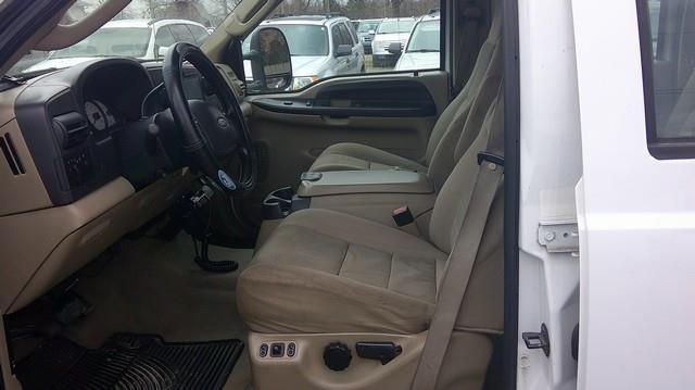 Ford F-250 SD XLT Crew Cab Long Bed 2WD 2005