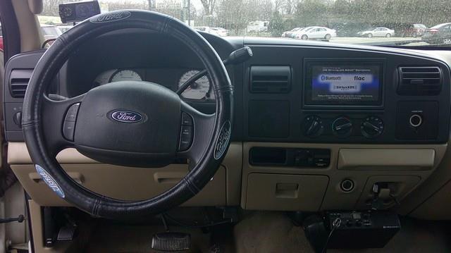 Ford F-250 SD XLT Crew Cab Long Bed 2WD 2005