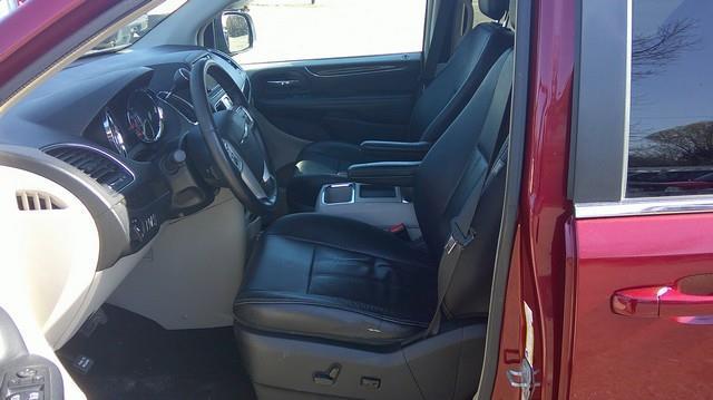 Chrysler Town & Country Touring 2016