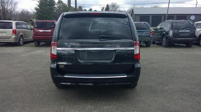 Chrysler Town & Country Touring 2013