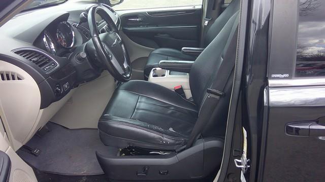 Chrysler Town & Country Touring 2013