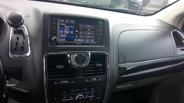 Chrysler Town & Country Touring 2013