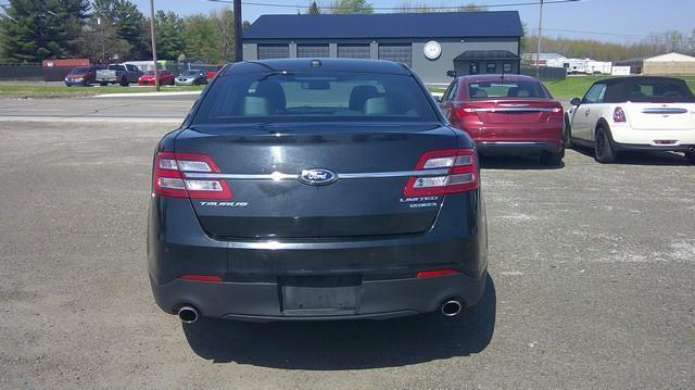 Ford Taurus Limited FWD 2015