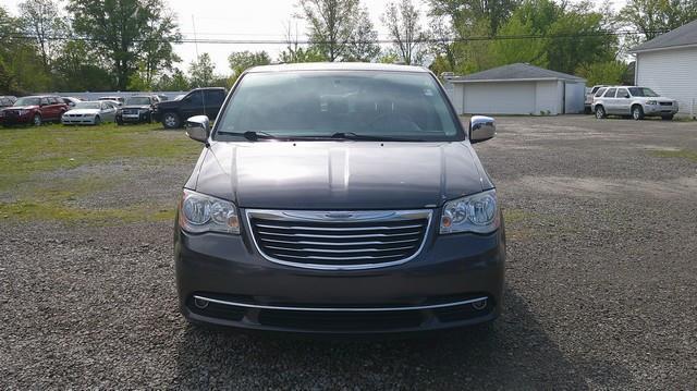 Chrysler Town & Country Limited 2016