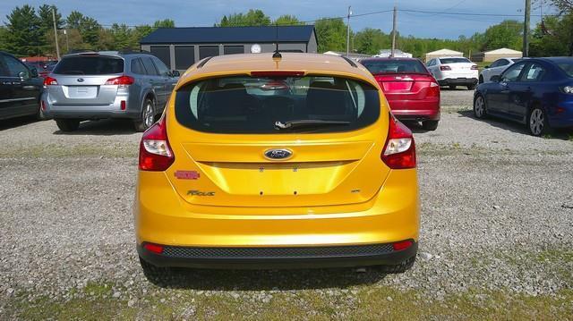Ford Focus SE 2012