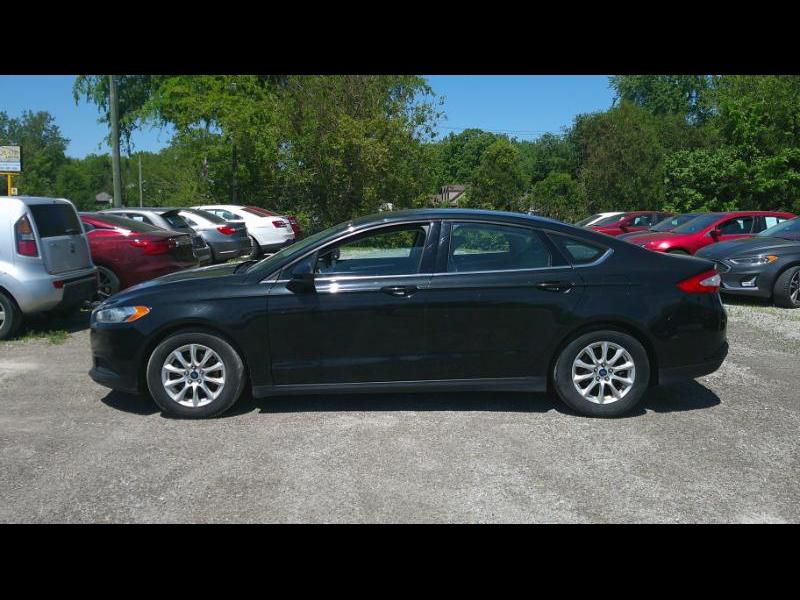 Ford Fusion S 2015