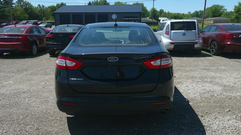 Ford Fusion S 2015