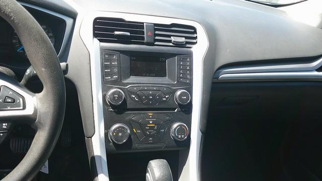 Ford Fusion S 2015