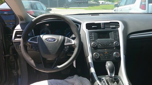 Ford Fusion S 2015