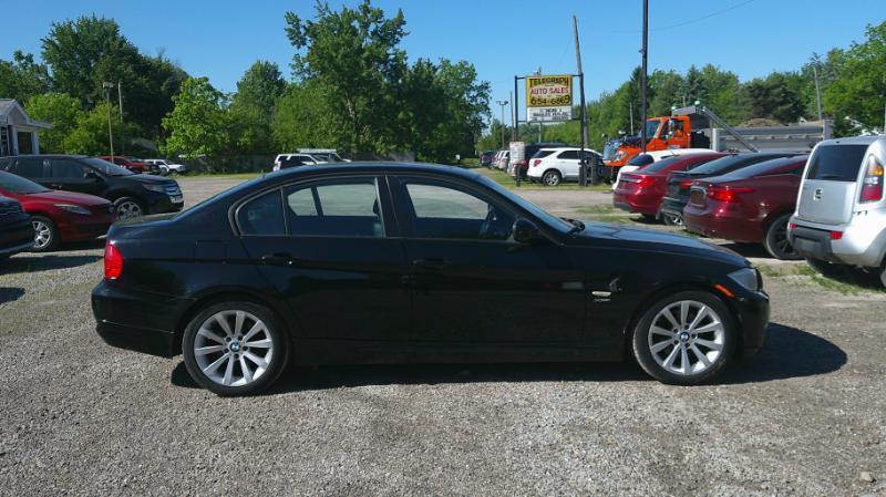 BMW 3-Series 328i xDrive 2011
