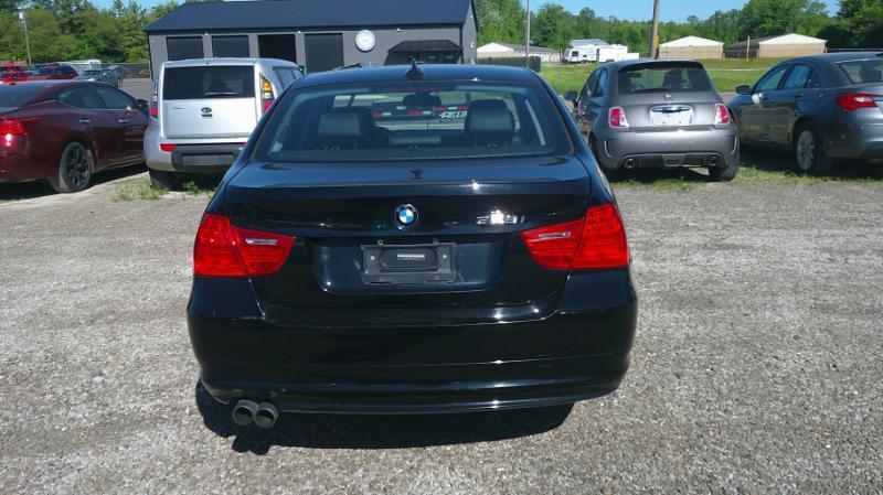BMW 3-Series 328i xDrive 2011