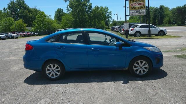 Ford Fiesta SE Sedan 2012