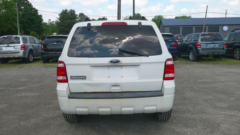 Ford Escape XLT FWD 2010