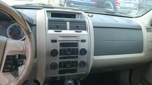 Ford Escape XLT FWD 2010
