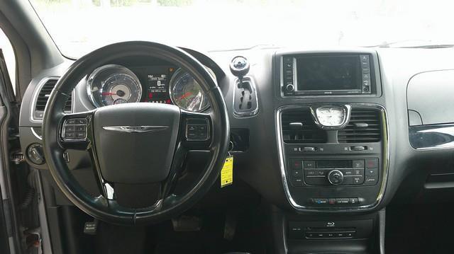 Chrysler Town & Country S 2014
