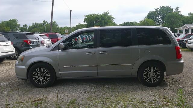 Chrysler Town & Country S 2014