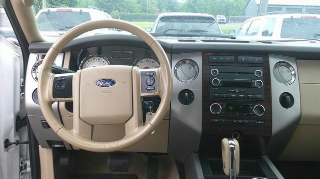Ford Expedition EL King Ranch 4WD 2011