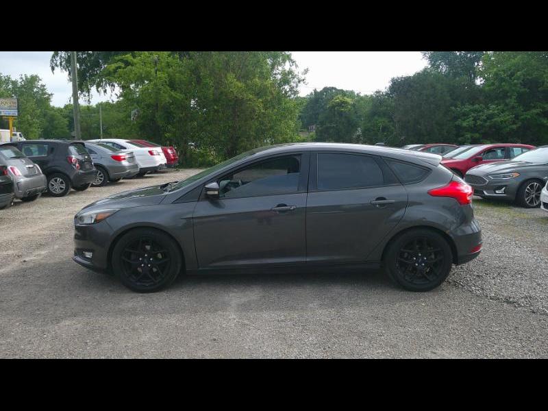 2016 Ford Focus 5 Door Hatch SE's photo