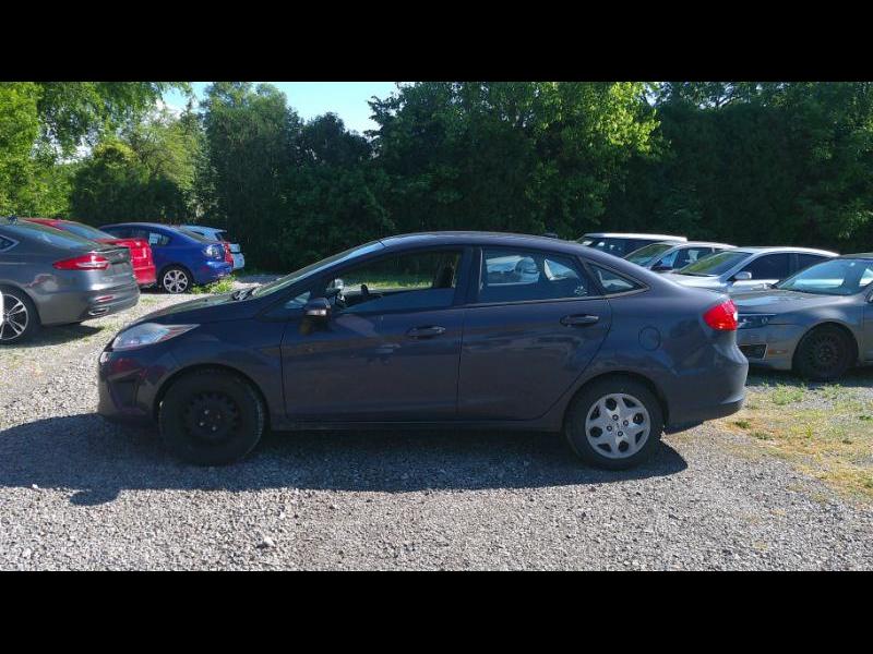 Ford Fiesta SE Sedan 2013