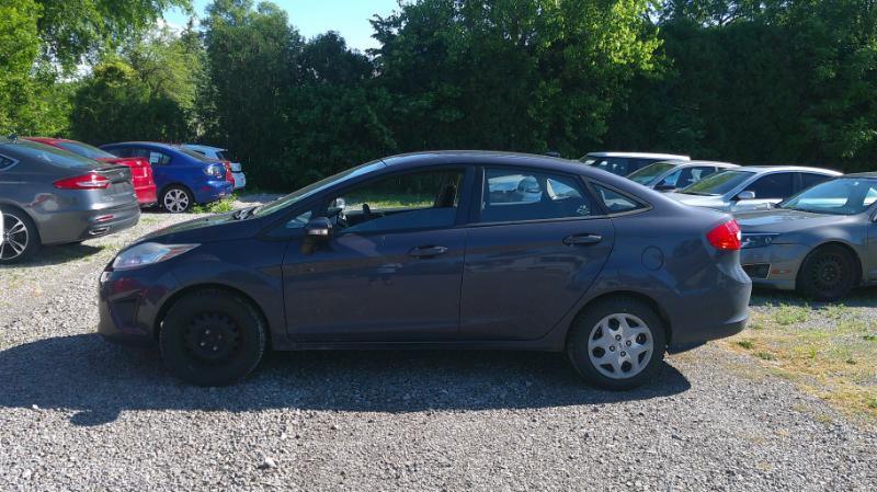 Ford Fiesta SE Sedan 2013