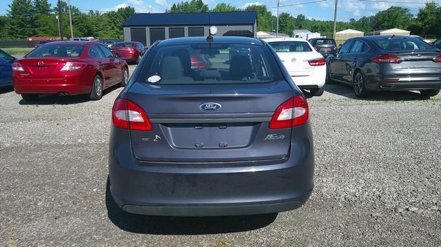 Ford Fiesta SE Sedan 2013