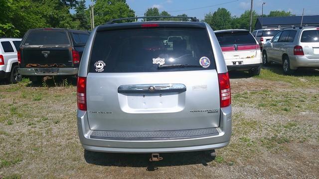 Chrysler Town & Country Touring 2010