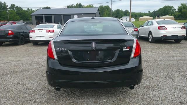 Lincoln MKS 3.5L with EcoBoost AWD 2010
