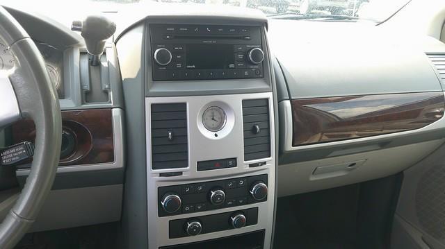 Chrysler Town & Country Touring 2010