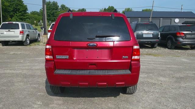 Ford Escape XLT FWD 2011