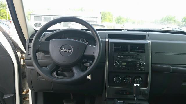 Jeep Liberty Sport 4WD 2009