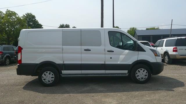 Ford Transit 250 Van Low Roof 60/40 Pass.130-in. WB 2017