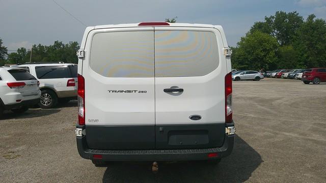 Ford Transit 250 Van Low Roof 60/40 Pass.130-in. WB 2017