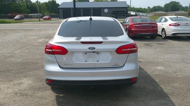 Ford Focus SE Sedan 2016