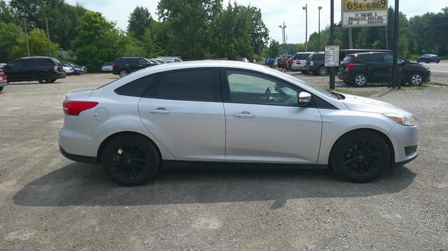 Ford Focus SE Sedan 2016