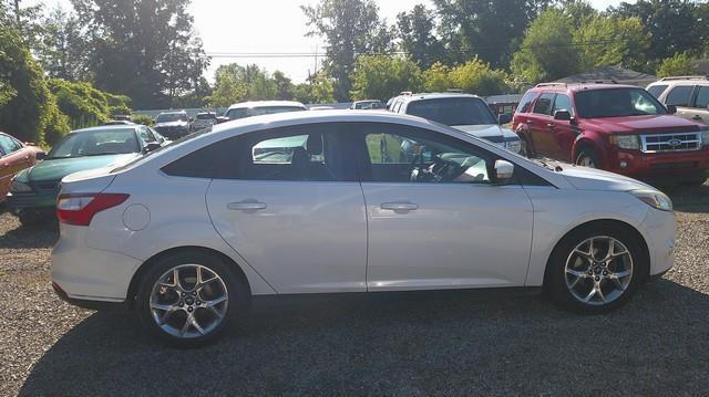 Ford Focus SEL Sedan 2012