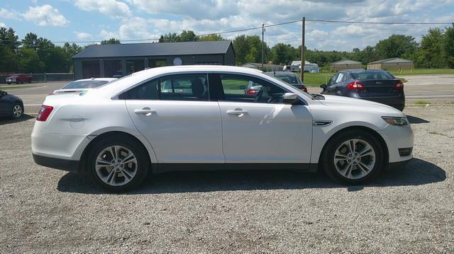 Ford Taurus SEL FWD 2016