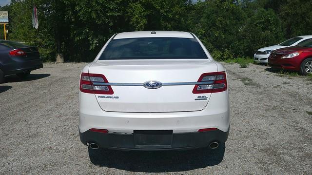Ford Taurus SEL FWD 2016