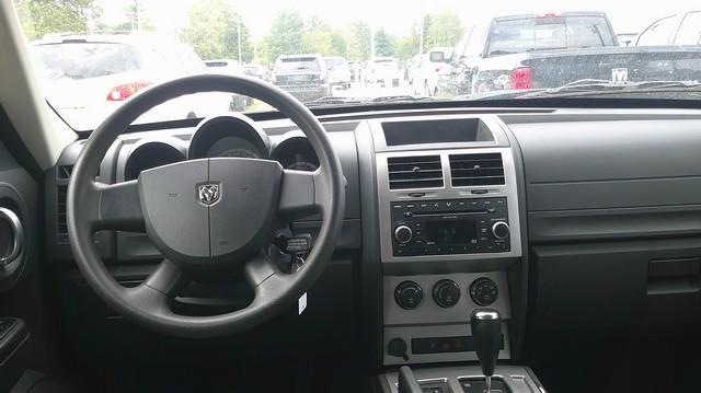 Dodge Nitro photo 10