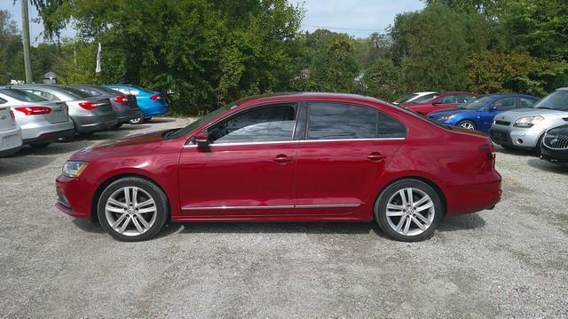Volkswagen Jetta 1.8T SEL 6A 2017