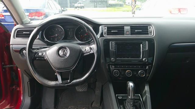 Volkswagen Jetta 1.8T SEL 6A 2017