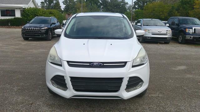 Ford Escape photo 2