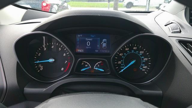 Ford Escape photo 6