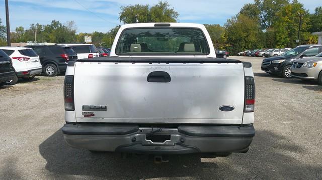 Ford F-250 SD XLT Crew Cab Long Bed 2WD 2005