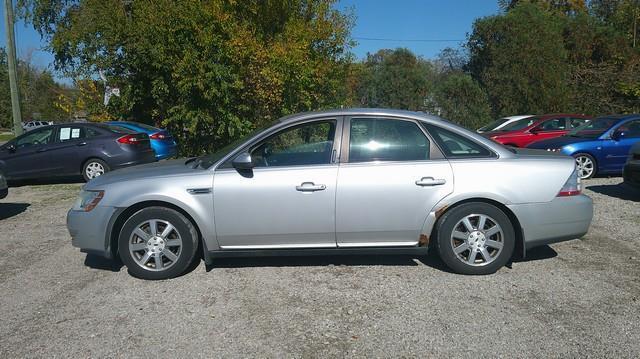 Ford Taurus SEL FWD 2009