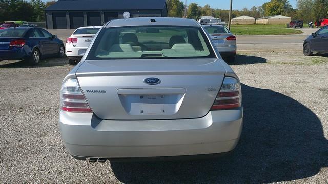 Ford Taurus SEL FWD 2009