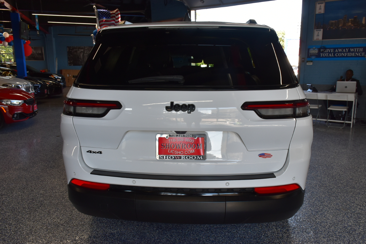 2024 Jeep Grand Cherokee Laredo photo 2