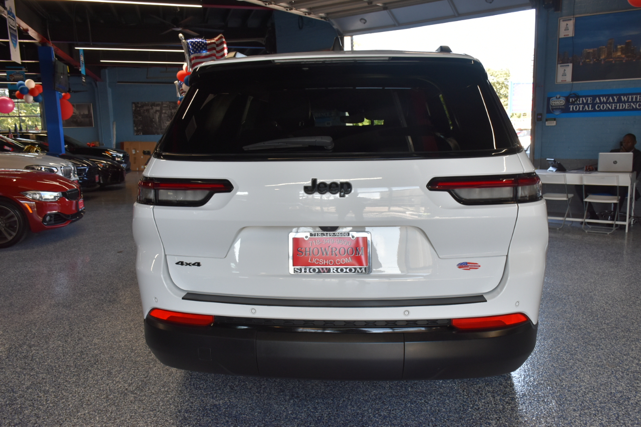 2024 Jeep Grand Cherokee Laredo photo 3