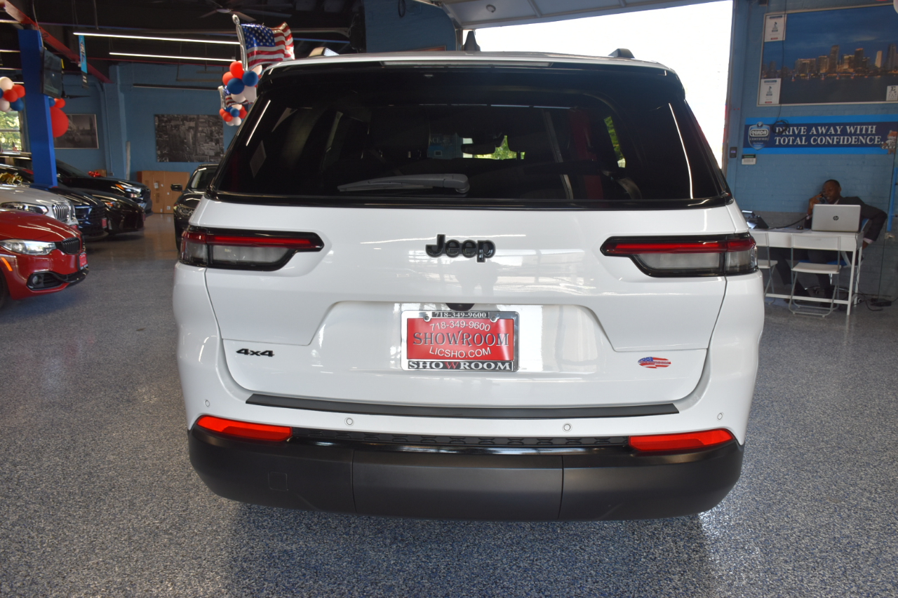 2024 Jeep Grand Cherokee Laredo photo 4