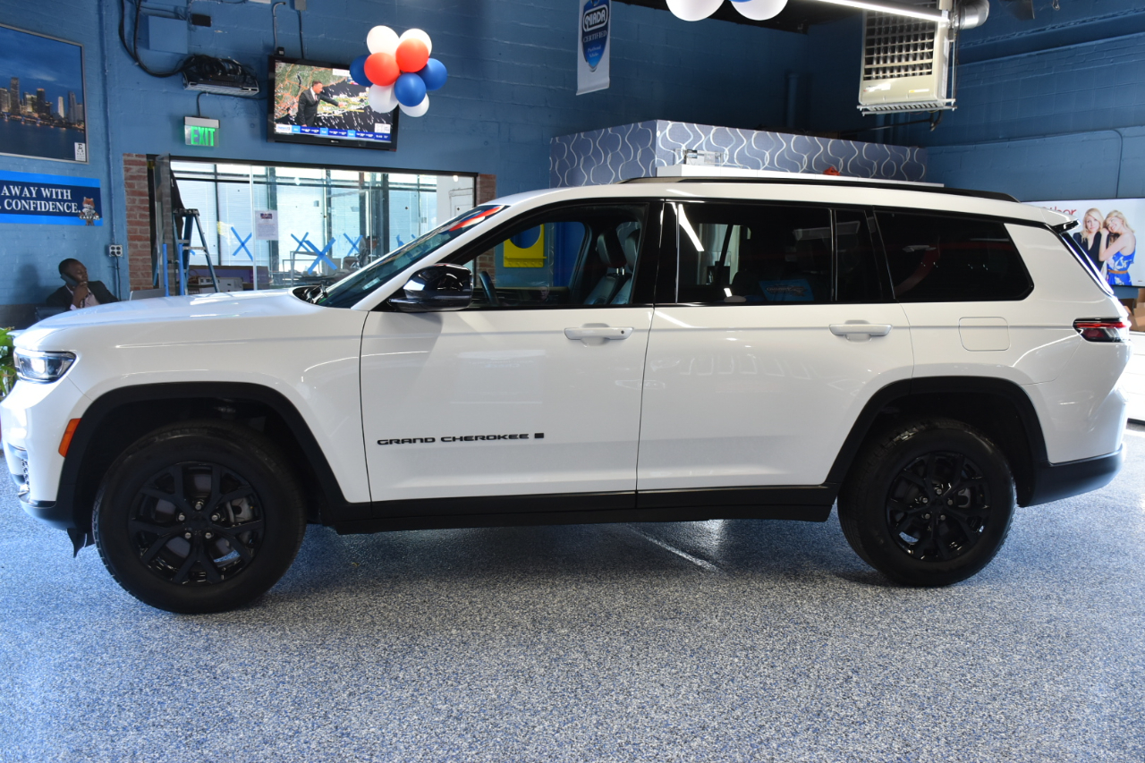 2024 Jeep Grand Cherokee Laredo photo 7