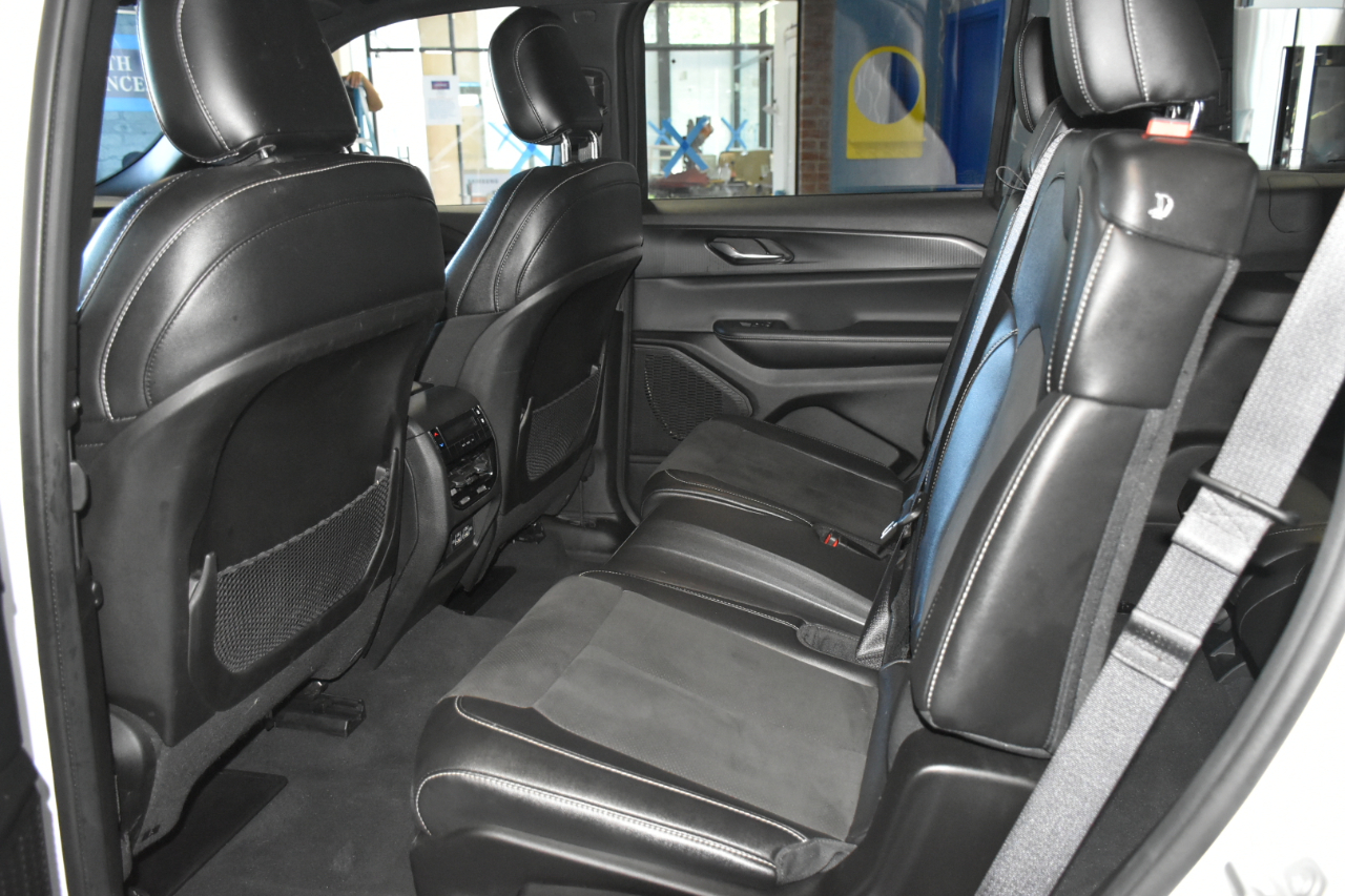 2024 Jeep Grand Cherokee Laredo photo 55